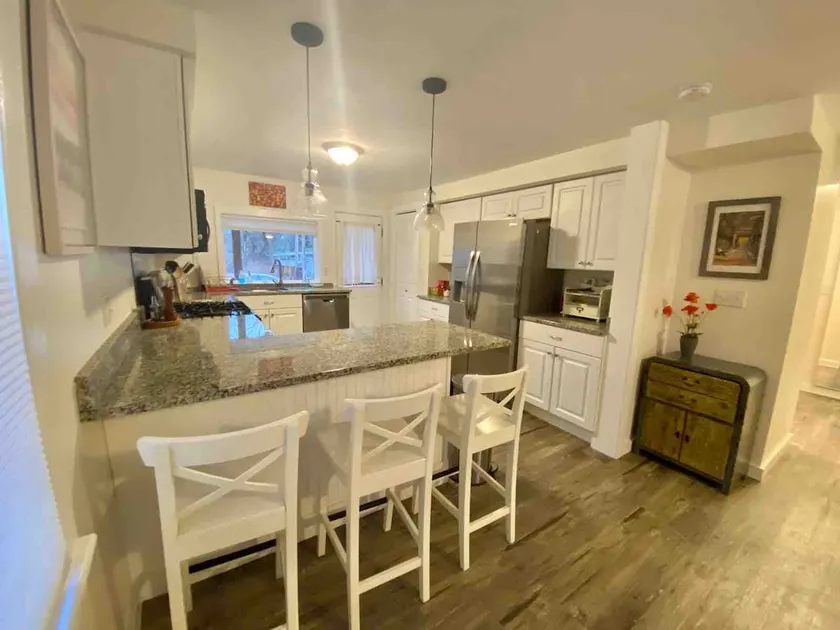 Modern & Comfy Apt. Main St Rosendale - Image 1