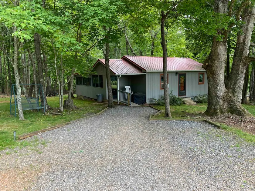 Martin's Blueberry Hill Cabin - Image 1