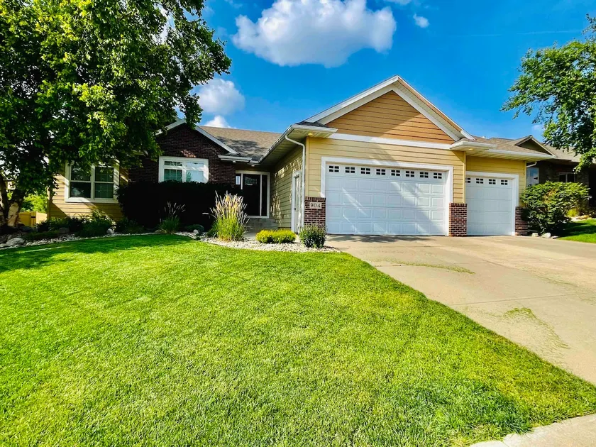 3 Bed/2 Bath Southside executive manor - Image 1