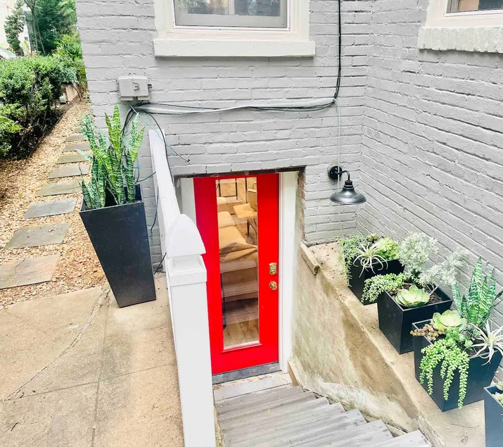 Brand New Studio Steps From Eastern Market - Image 1