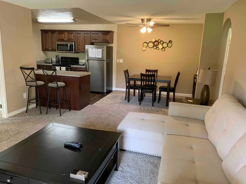 2 bedroom 2 bath apartment with golfcourse view 35 - Image 1