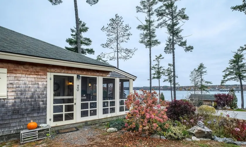 Spectacular Waterfront Cottage: Charming Getaway on The Sheepscot River - Image 1