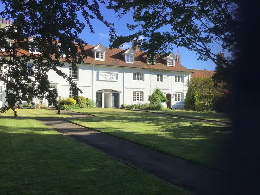 Acogedora casa de campo para cuatro personas en Tenterden High Street. Wifi, estacionamiento, woodburner - Image 1