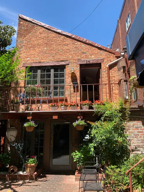 Charming Loft Apt. Old Town Alexandria - Image 1