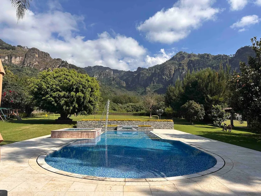 Magical villa in Tepoztlán with pool, jacuzzi and paddle tennis - Image 1