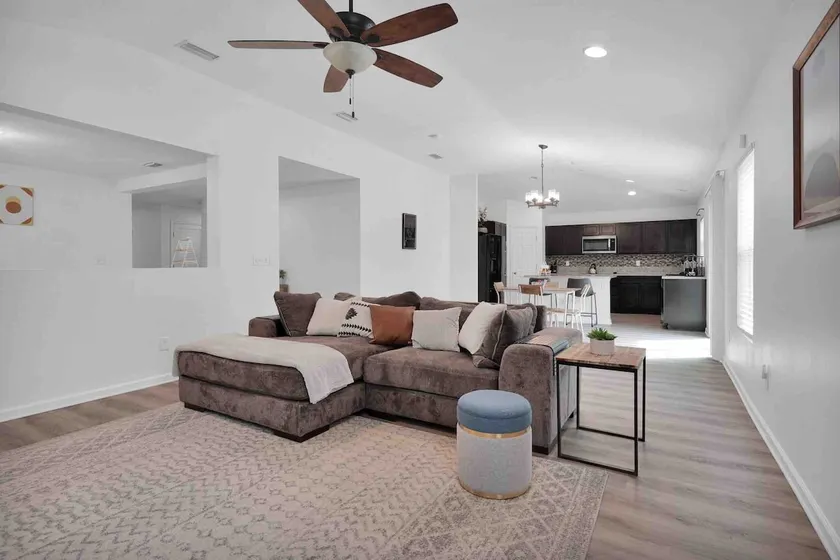 Comfy Getaway for family and 🐶🐱. 10min to ✈️ & Zoo! - Image 1