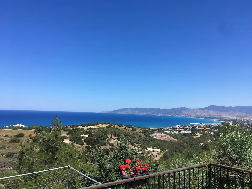 Philip's Holiday House - Image 1