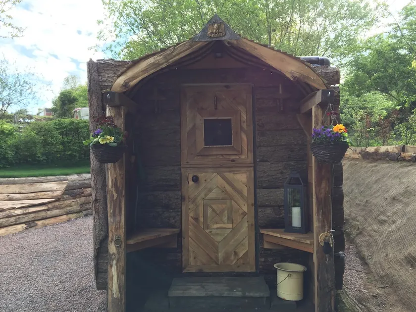 The Login: A Private & Quirky Cabin - Image 1