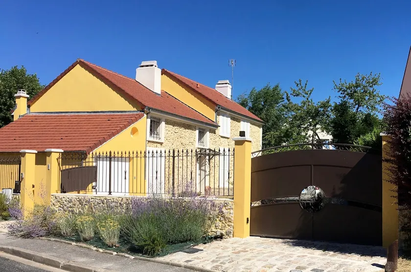 Nice renovated studio between Paris and Disneyland - Image 1