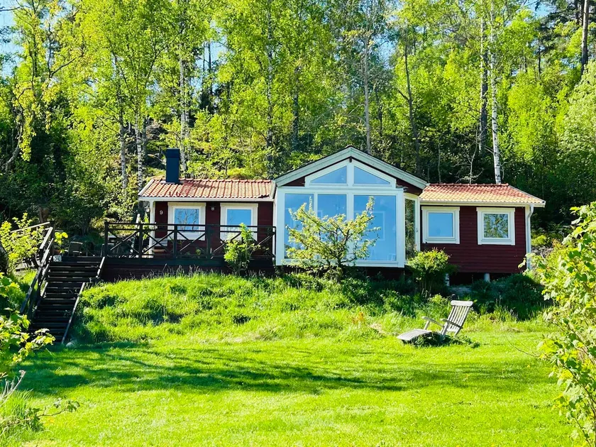 Holiday home close to beautiful lake - Image 1