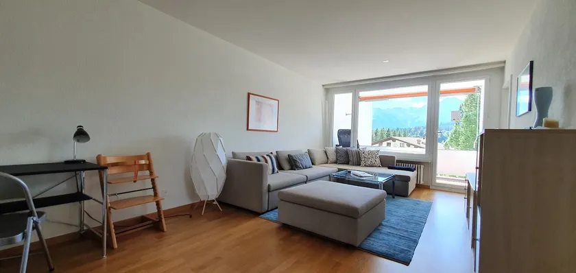 Apartment overlooking the Signina Group - Image 1
