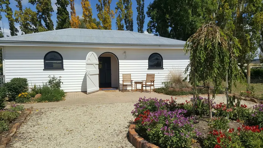 Leighton Stud Cottage - Historic Evandale - Image 1
