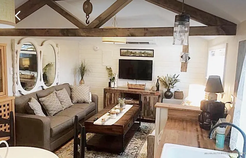 #5 Salt Bay Cottage - Image 1