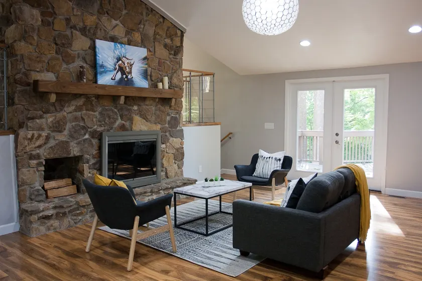 Modern Wooded Retreat - Image 1