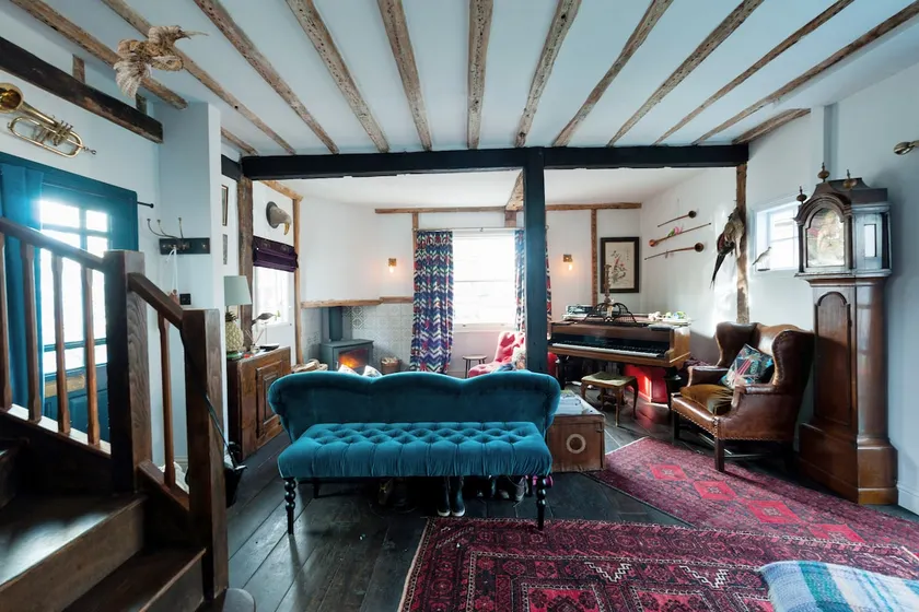 Charming Tudor riverside house - Image 1