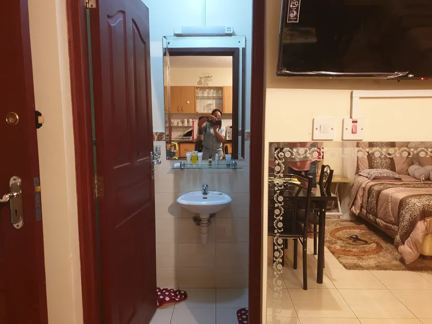 Stunning Apartment with Free Wifi, Washer & Drier - Image 1