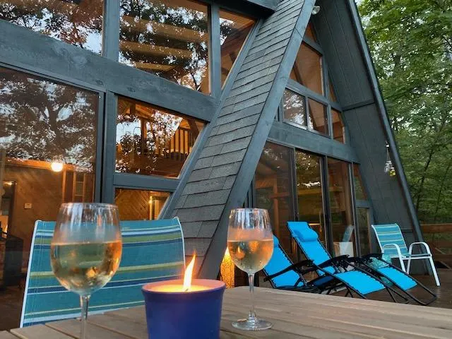Peaceful Lakefront Chalet w/Dock and Boats! - Image 1