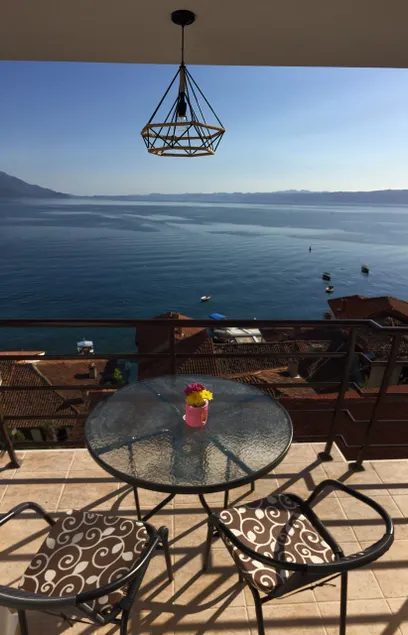 Lake side apartment - top floor - Image 1