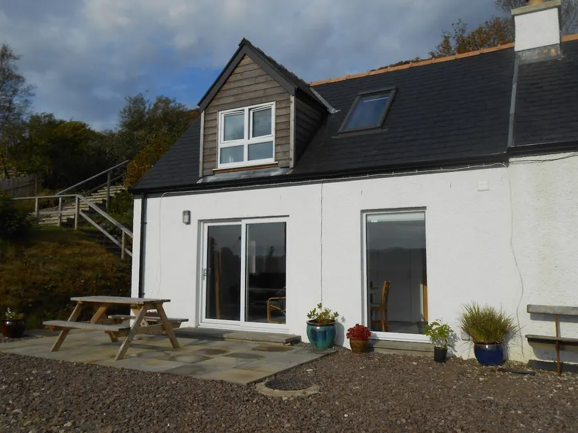 33 Camuscross - Image 1