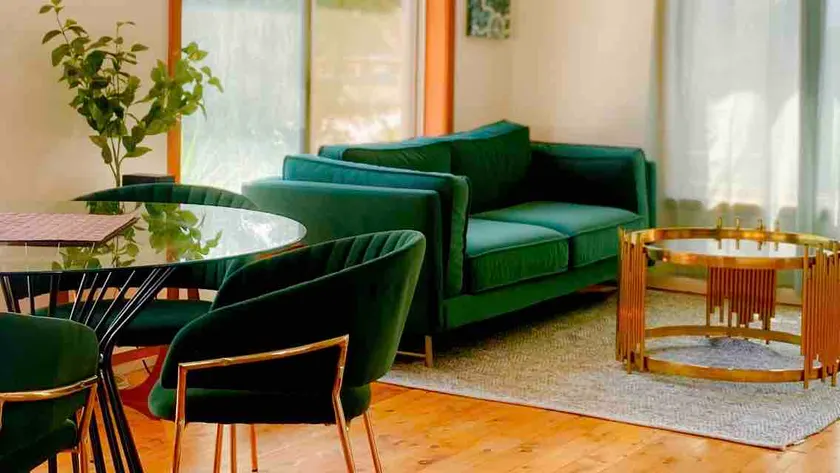 Family home with Garden - Image 1