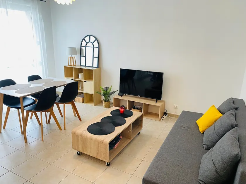 Pleasant 2-room near beachfront, shops, train station… - Image 1