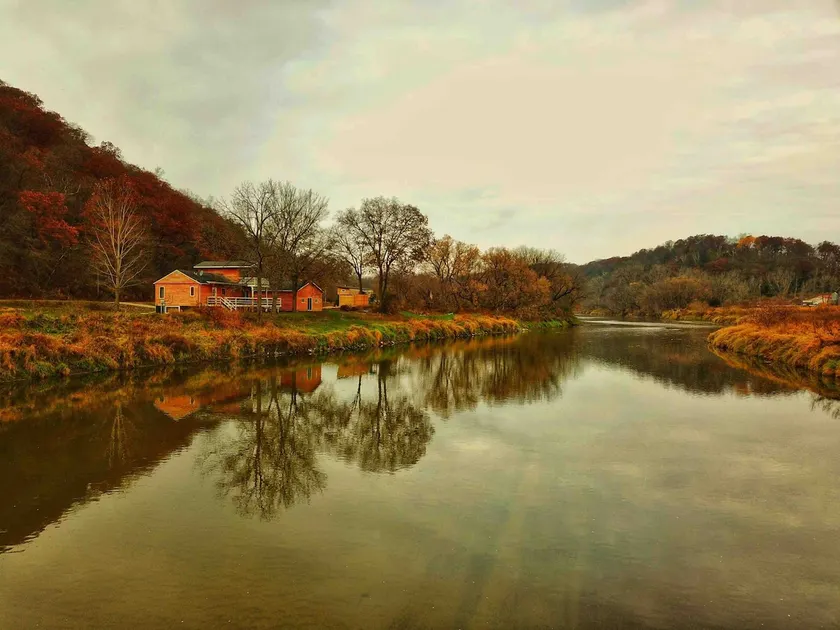 Lazy River Cabin - Image 1