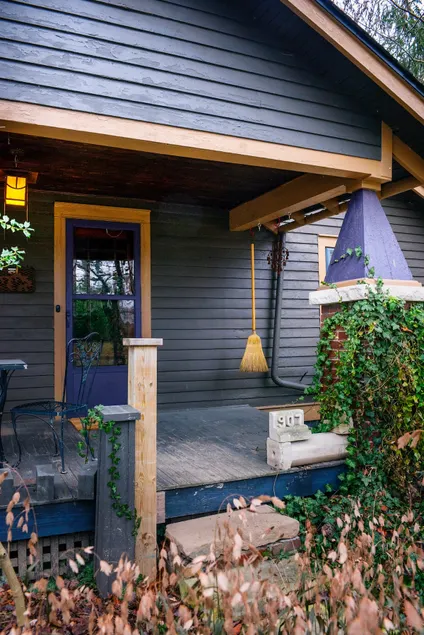 Strawbale Bungalow. Bloomington, Indiana, USA. - Image 1