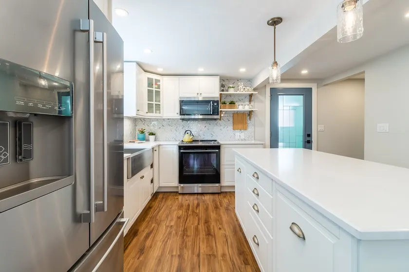 Stylish Renovated 3 bed, 3 bath Niagara Retreat! - Image 1