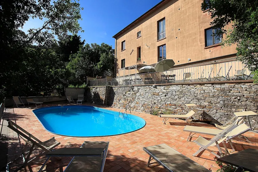 Green oasis with pool in Tuscany - Image 1
