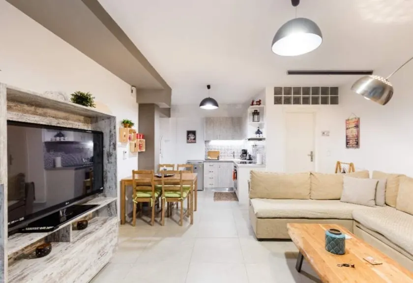 Lovely and spacious apartment - Image 1