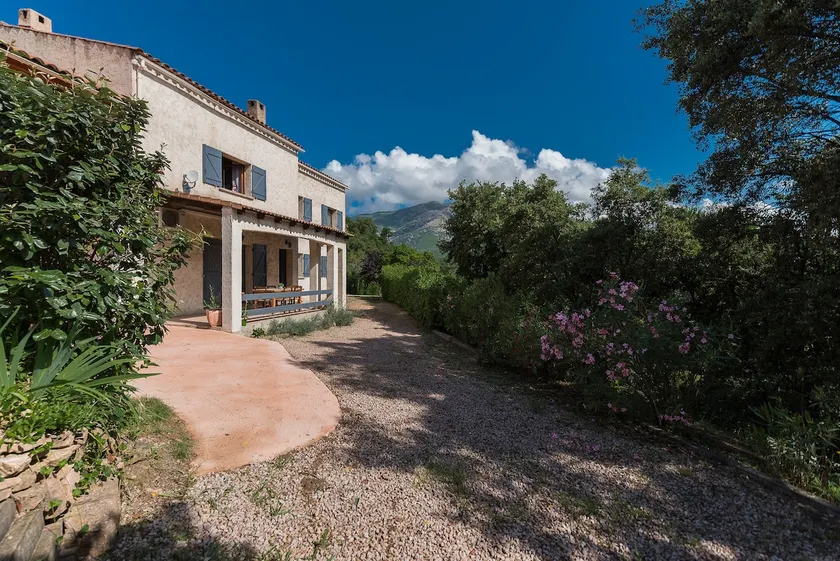 Large ground floor villa, close to Ajaccio. - Image 1