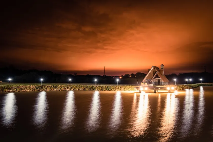 Luxury Chalets, with a Navigable Lagoon. - Image 1