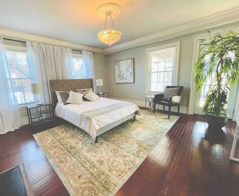 C&J Signature Stays Downtown Apartment - Image 1