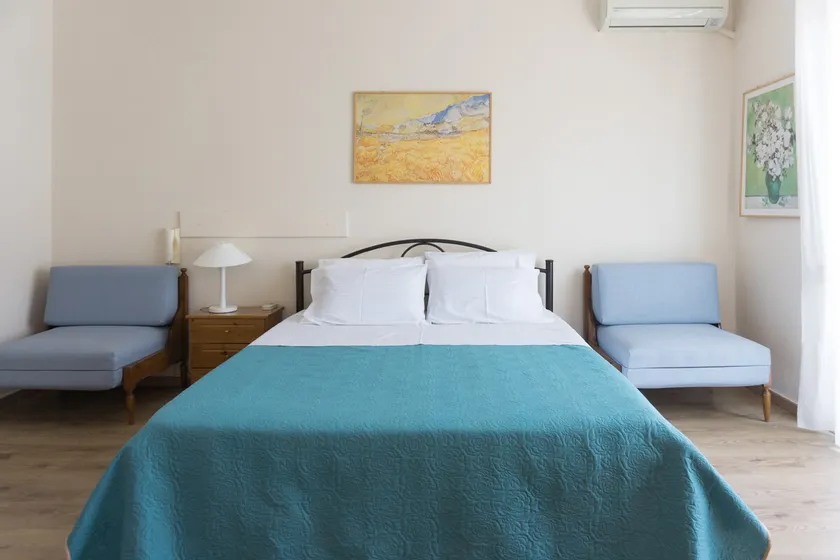 Anthi's up-floor apartment - Image 1