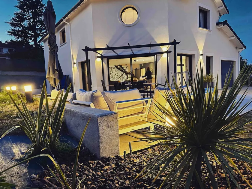 Family House with Private Jacuzzi by Vyvea - Image 1