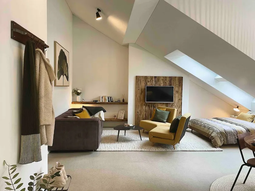 Stylish loft apartment with natural pool. - Image 1