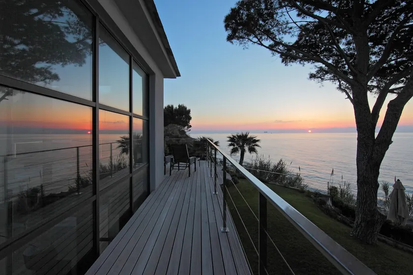 Waterfront villa, swimming pool, hammam, fitness room - Image 1