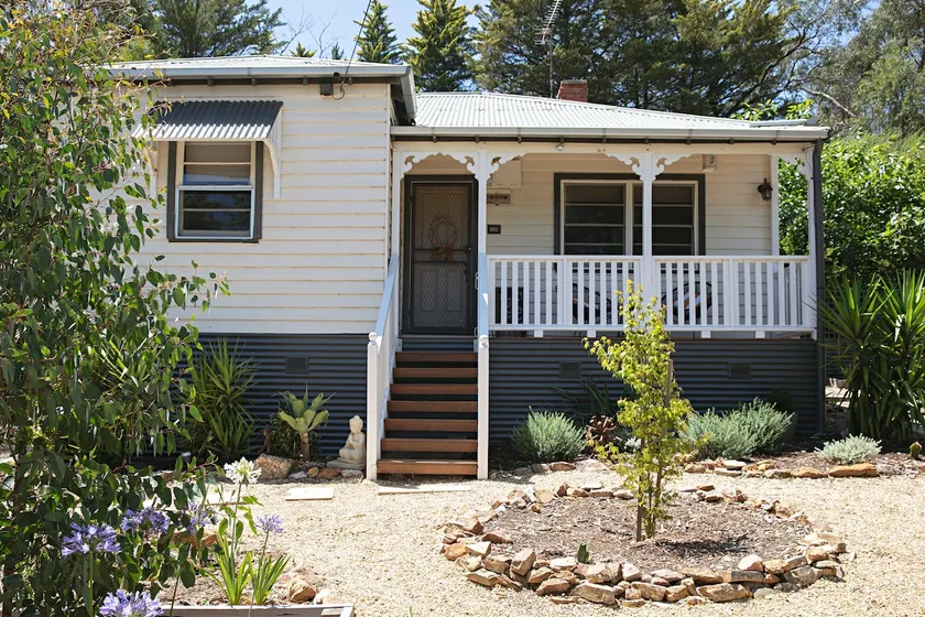 Spring Creek Cottage Hepburn - Secluded Pet Haven - Image 1