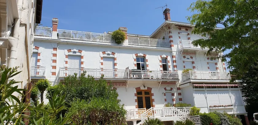 Le Bon Repos, renovated 1-bedroom apartment - parking - balcony - Image 1