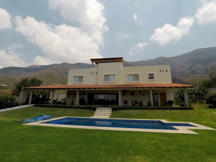 Residence with a View of Lake Chapala - Image 1