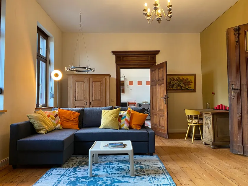 Spacious manor apartment near the Saale and Elbe rivers - Image 1