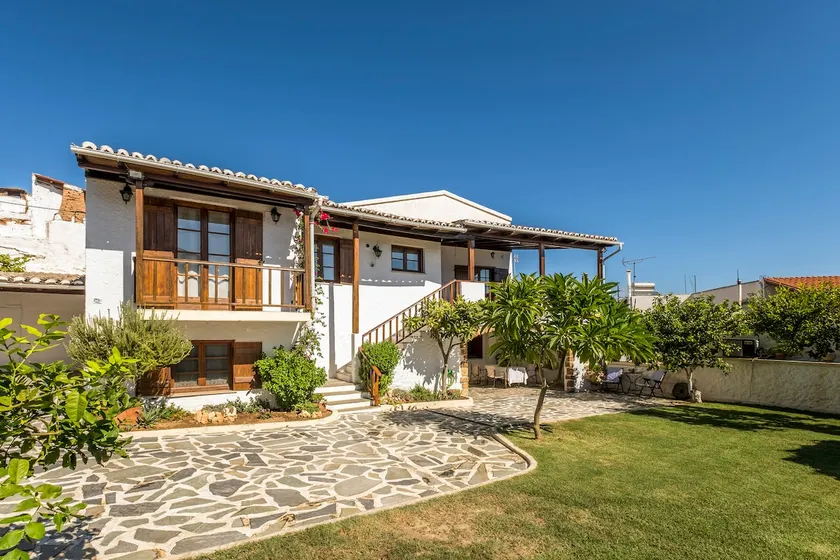 Diktamo House - Image 1