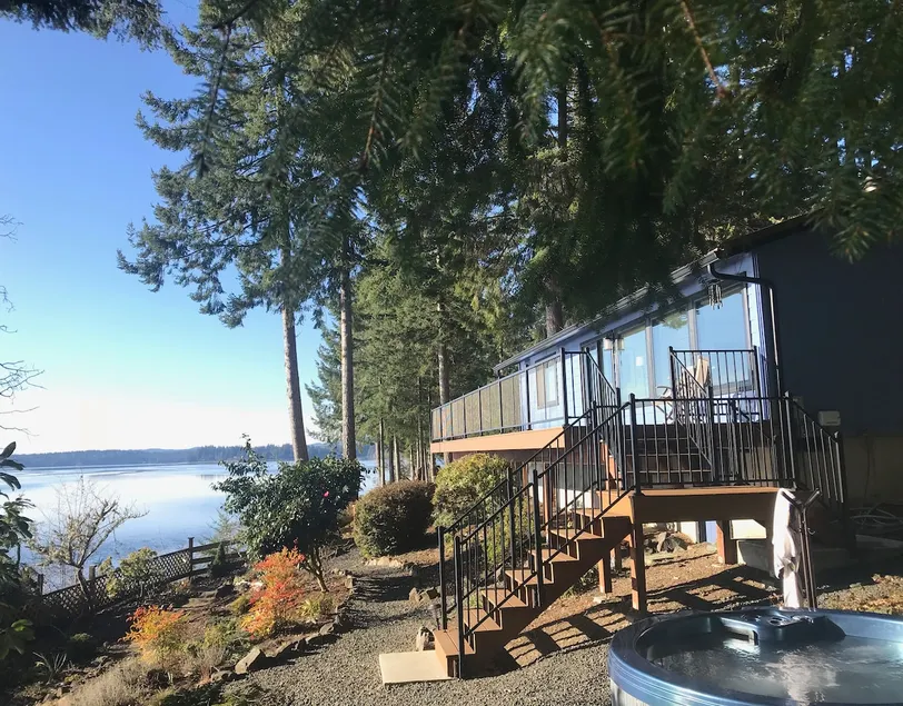 Family Retreat - Hot Tub & Beach! - Image 1