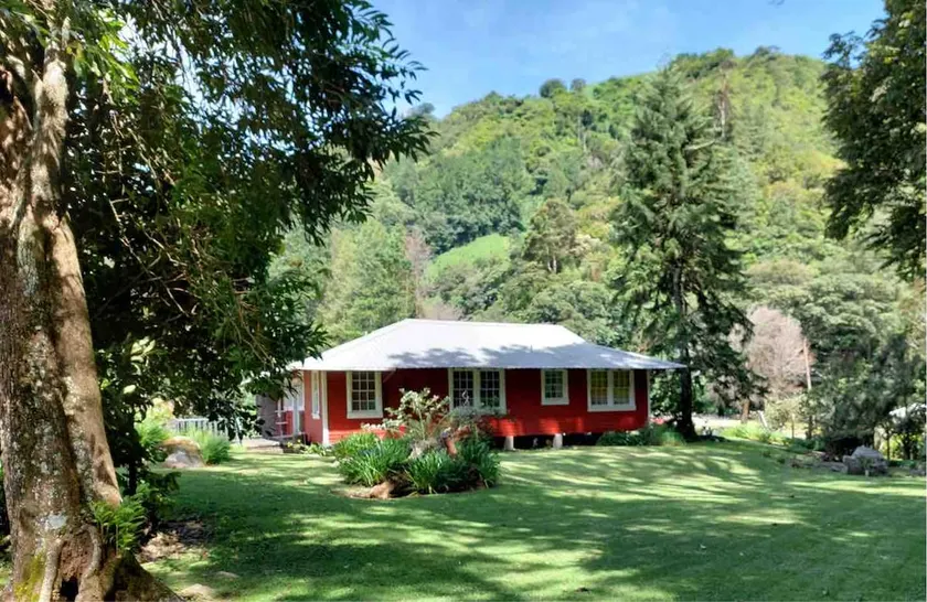A mountain cabin in Bambito - Image 1