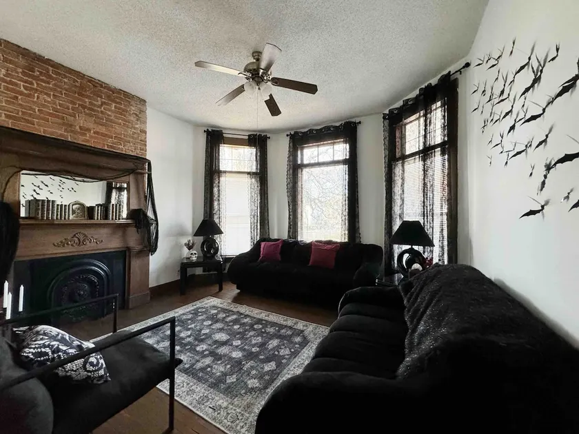 Halloween Suite | 2BD/1BA Apt in The Rose Inn - Image 1