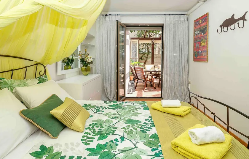 Yellow Sun Marine Apt - Image 1