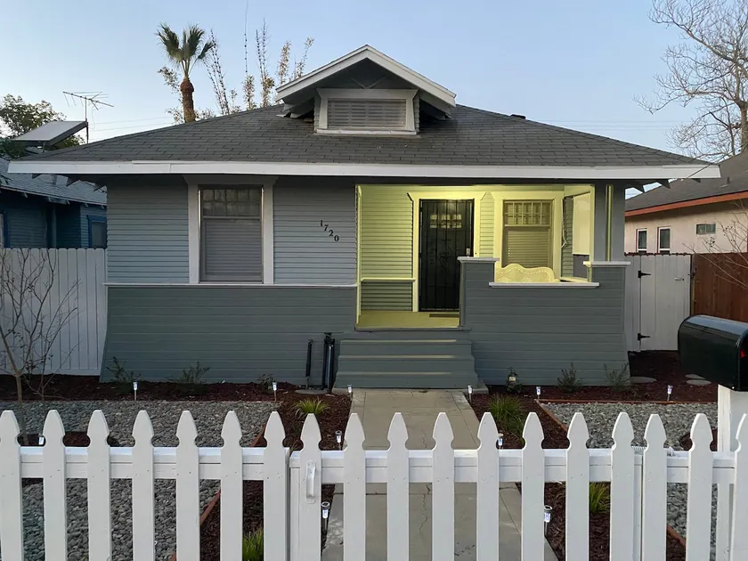 Classic California Bungalow Downtown - Image 1