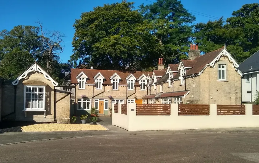 Newly Converted Historic Stables Near The Beach - Image 1