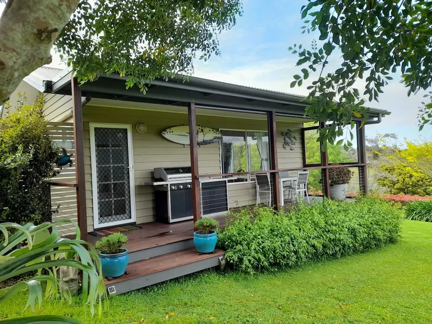 Delightful guest house near the beach at Bingie - Image 1