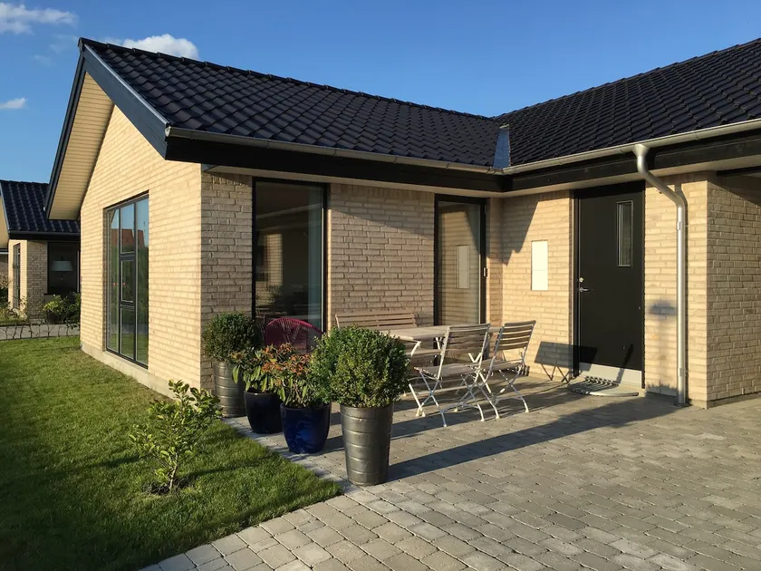 Modern townhouse close to town and nature - Image 1